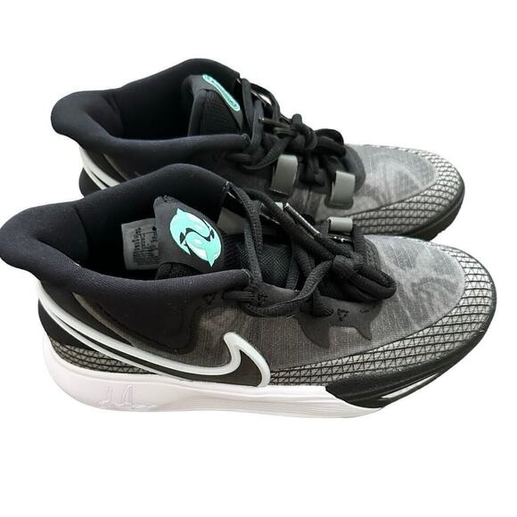 KYRIE 8 GO (GS) Sneakers DQ8076-001 - $208 size 4Y main image 4